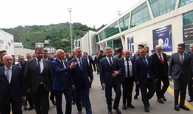 Bakan Bolat: "Sarp Gümrük Kapısı sadece Gürcistan'a değil, bütün Asya ülkelerine açılan stratejik bir geçiş koridorudur"