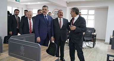 Bakan Çiftçi ve Bakan Tekin'den Palandöken Belediyesi'ne övgü
