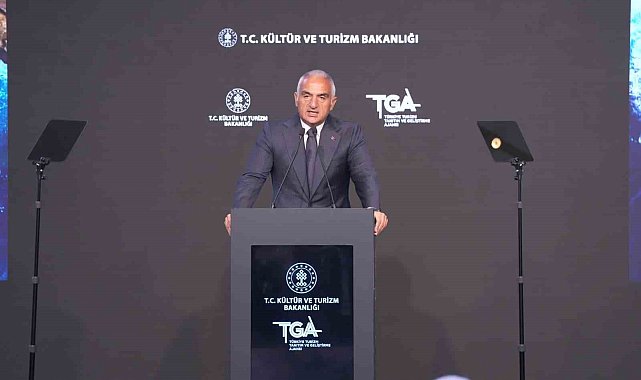 Bakan Ersoy: "Turizm geliri ilk 6 ayda 25,7 milyar dolar oldu"