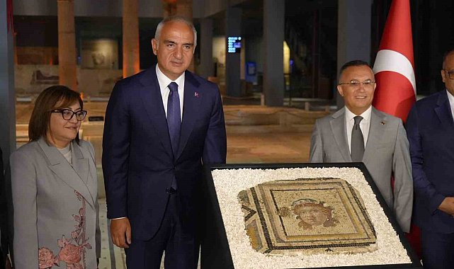 Bakan Ersoy: "Yurt içinde kaçak kazılara ve kültür varlığı kaçakçılığına karşı çalışmaları kararlılıkla yürütüyoruz"