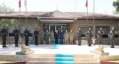 Bakan Güler'den KKTC'deki 39'uncu Mekanize Piyade Tümen Komutanlığı'na ziyaret