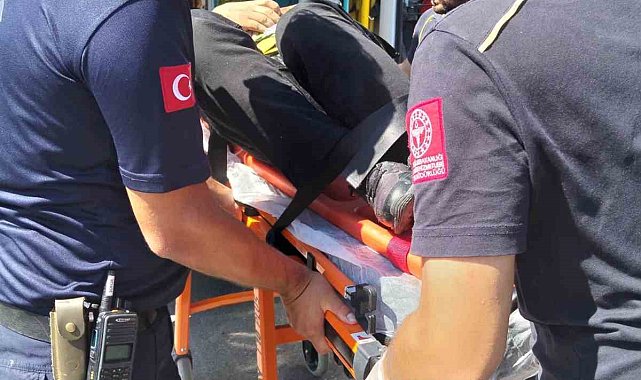 Balıkesir'de otomobile arkadan çarpan araçta 2 kişi yaralandı