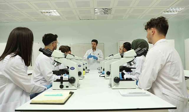 BARÜ'lü öğrencilerin TÜBİTAK 2209 başarısı devam ediyor