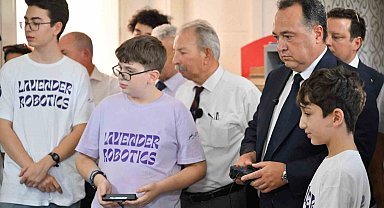 Başkan Dutlulu robotik takımını ziyaret etti