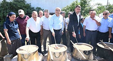 Başkan Er, Darende'de aşure programına katıldı