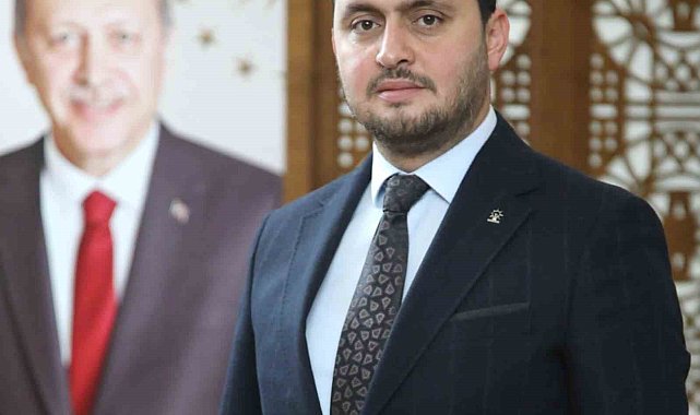Başkan Selmanoğlu: "Gençlerin önünü açan siyasi hareketiz"