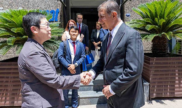Başkan Tugay'dan Singapur'a İEF ve EXPO 2027 daveti