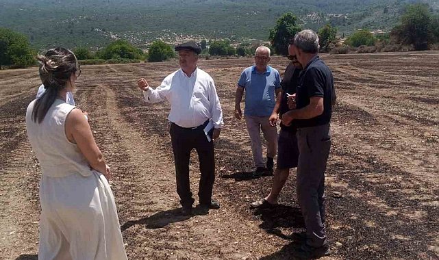 Baştuğ Yelişyurt'ta 14 ton saman balyası yanan üreticiyi ziyaret etti