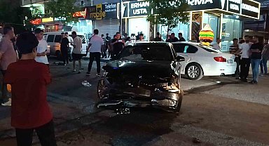 Batman'da iki otomobil çarpıştı: 1 yaralı