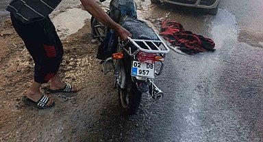 Besni'de motosiklet yangını korkuttu neden oldu