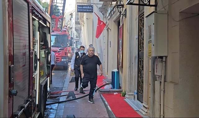 Beyoğlu İstiklal Caddesi'nde restoranda çıkan yangın söndürüldü