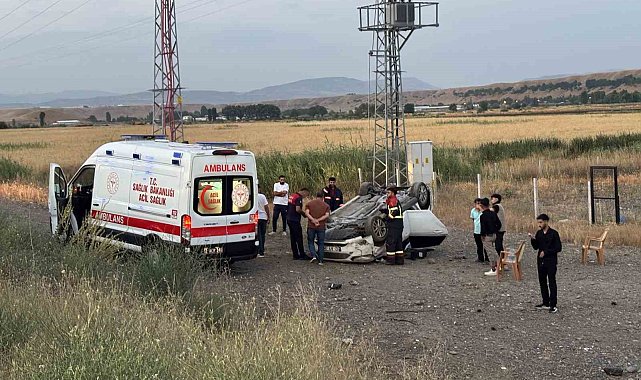 Bingöl'de otomobil takla attı: 3 yaralı