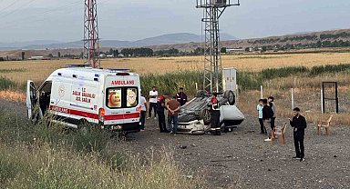 Bingöl'de otomobil takla attı: 3 yaralı