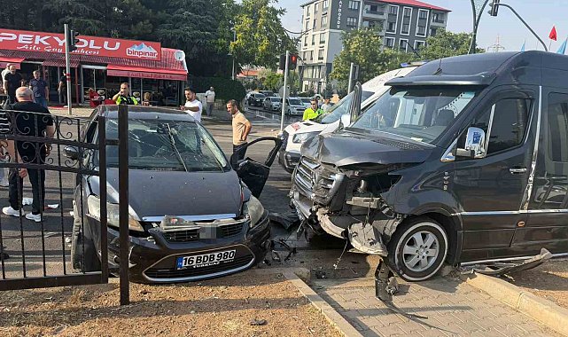 Bingöl'de trafik kazası: 5 yaralı