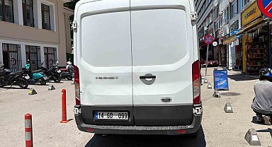 Bolu'da geri manevra yapan panelvan yaşlı kadına çarptı