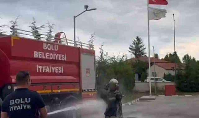 Bolu'da itfaiye stajının sonu sulu şakayla bitti
