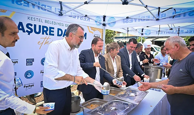 Bursa Büyükşehir'den Kestel'de aşure ikramı