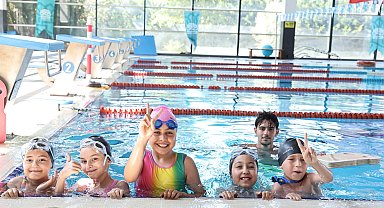Bursa Nilüfer'in kırsal çocukları yüzme öğreniyor