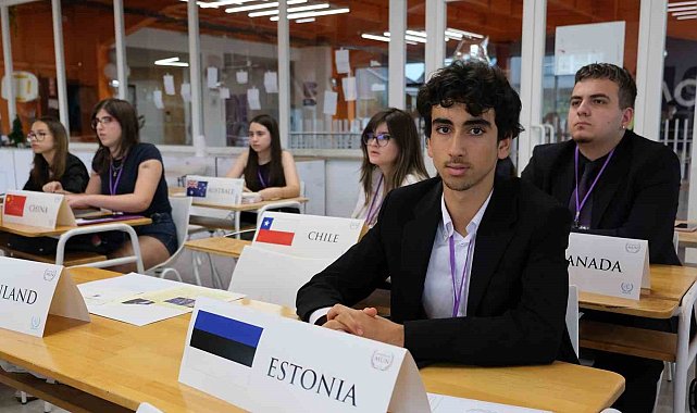 Bursa'nın genç diplomatları Şahinkaya MUN'26 Konferansında buluştu