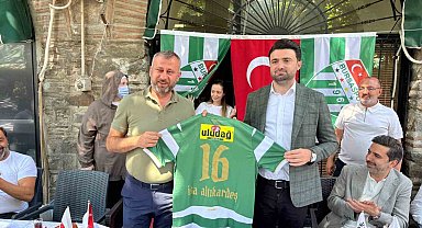 Bursaspor Başkanı Enes Çelik Kapalı Çarşı'da esnafla buluştu