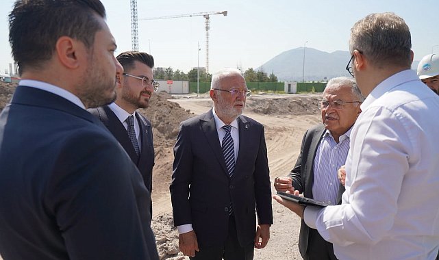 Büyükkılıç ve Elitaş, Kartal Katlı Kavşağı'ndaki çalışmaları yerinde inceledi