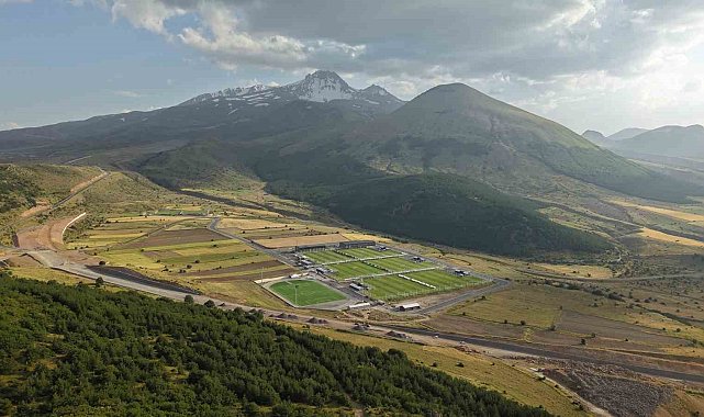 Büyükşehir'in spor vizyonu Erciyes'i yeni sezonun vazgeçilmez kamp merkezi yapıyor
