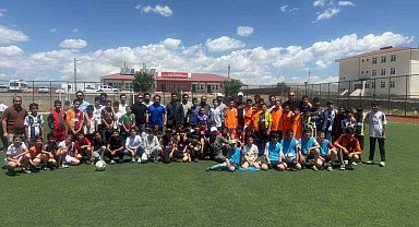 Çaldıran'da yaz Kur'an kursu öğrencileri futbol turnuvasında buluştu