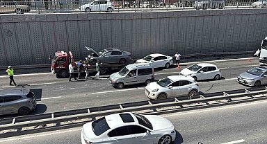 Çevre Yolu'nda 3 aracın karıştığı zincirleme kaza: 2 yaralı