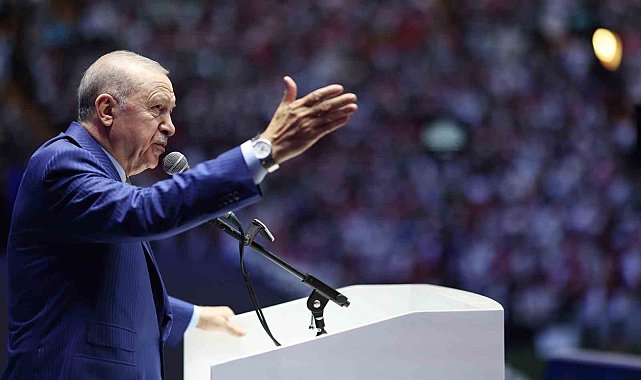 Cumhurbaşkanı Erdoğan: "Gençlerimizin en iyi şekilde yetişmeniz için tüm gücümüzle çalışıyoruz"