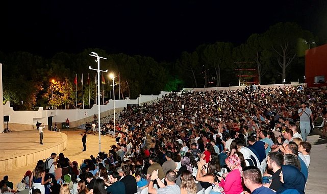 Denizli'de açık havada sineması keyfi başladı