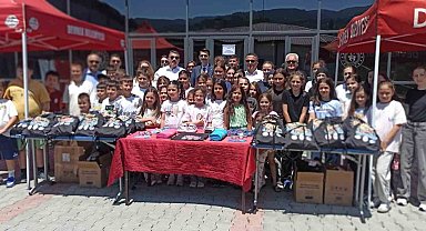 Devrek'te öğrencilere havuz malzemeleri hediye edildi