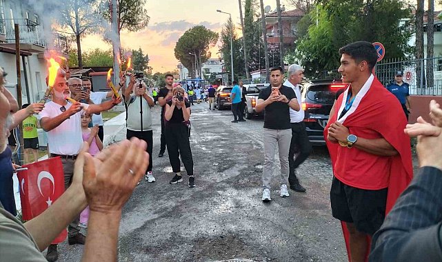 Dünya şampiyonu Karahan, Köyceğiz'de coşkuyla karşılandı