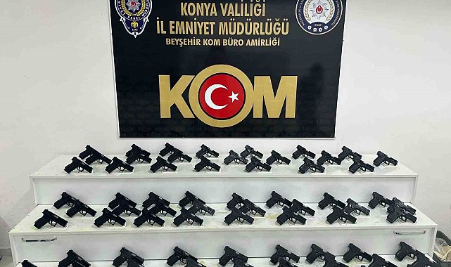 Durdurulan araçta 70 adet kaçak tabanca bulundu