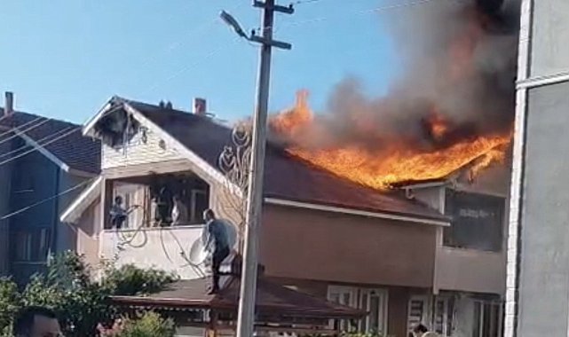 Düzce'de çatı yangını