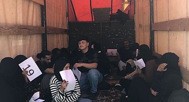 Edirne'de kapalı kasa kamyonette 20 düzensiz göçmen yakalandı