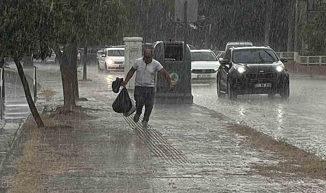 Edirne'de sağanak yağış etkili oldu