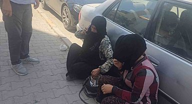 Elazığ'da dilencilere zabıta operasyonu: Aracın arkasına saklanıp telefonla konuşuyor gibi yaptılar