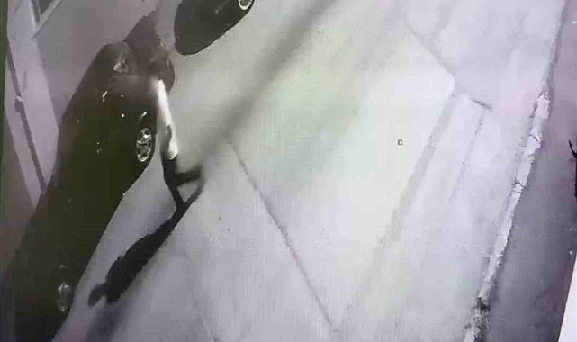 Elini öptüğü yaşlı adamın 2 milyon liralık altınını çalan dolandırıcı başka bir vurgunun parasıyla yakalandı