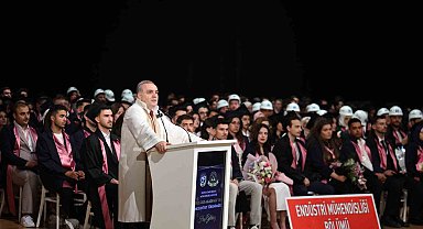 ERÜ'de 702 mühendis mezun oldu