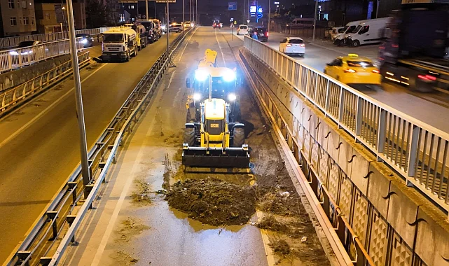 Eskihisar Feribot Yolu Alt Geçidi'nde gece mesaisi