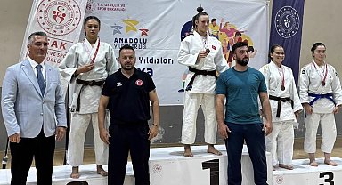 Eskişehirli judoculardan Analig'de büyük başarı: Kız takımı yarı finalde