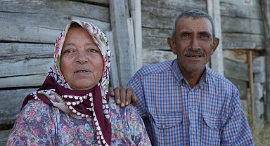 Evleri yanan kadın gözyaşı döken eşini teselli etti: "Ağlama, canımıza bir şey olmadı"