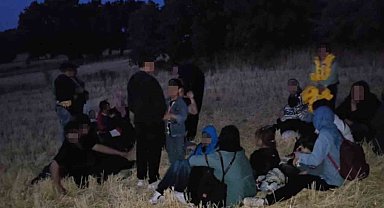 Ezine'de 32 kaçak göçmen yakalandı