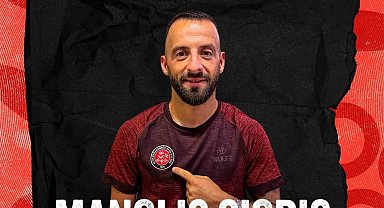 Fatih Karagümrük, Manolis Siopis'i renklerine bağladı