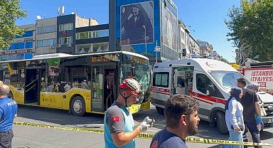 Fatih'te İETT otobüsü ile ambulans çarpıştı: 3 yaralı