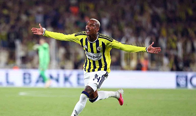 Fenerbahçe'de sezonun ilk golü Talisca'dan