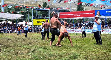 Feslikan Yağlı Pehlivan Güreşleri'ni Başpehlivan Erkan Taş kazandı