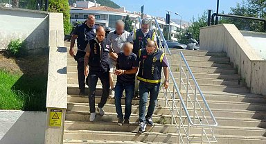 FETÖ'den ihraç edilen eski emniyet müdürü parke taşı hırsızlığı yaptı