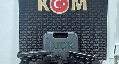 Gebze'de ruhsatsız silah ve change araç operasyonu