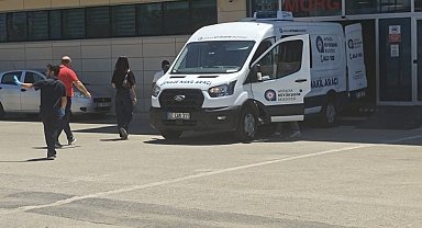 Genç kadını tabancayla vurarak öldürüp, ardından intihar etti